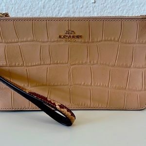 Coach clutch perfect condition